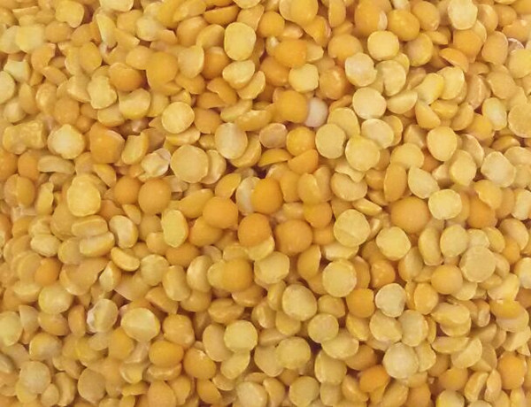 yellow pea peeling.jpg