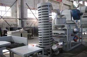 tung seed dehulling and separating machine.jpg